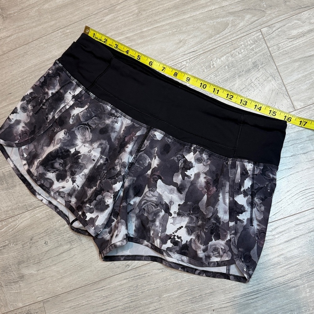 LULULEMON Speed Up Shorts 8 - Picture 12 of 14